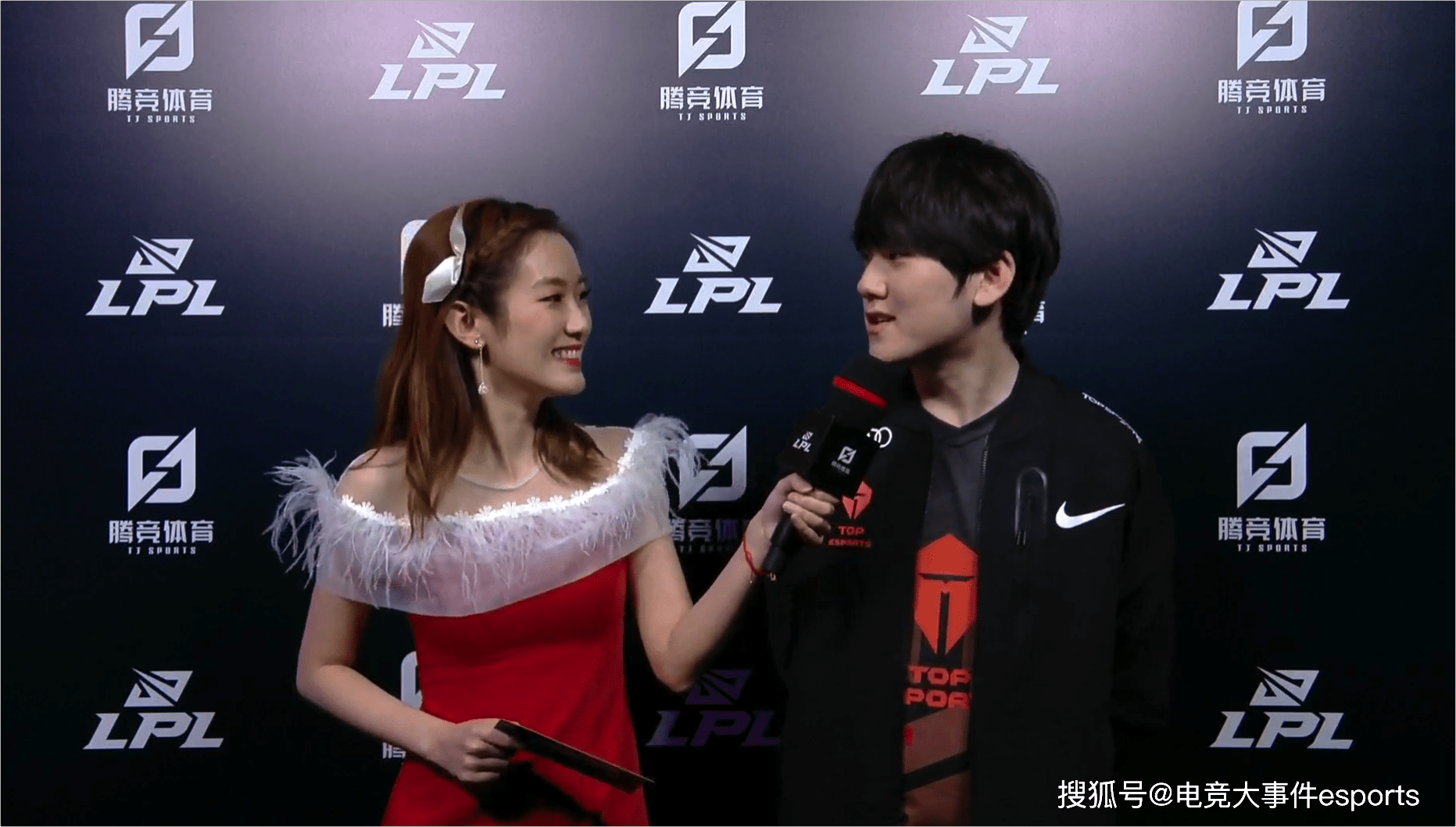 开云体育-包含JackeyLove意外战胜TL，出色发挥引爆全场！的词条